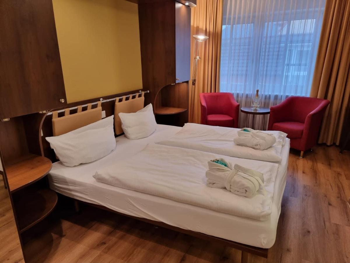 奥斯特库格酒店 胡苏姆 外观 照片