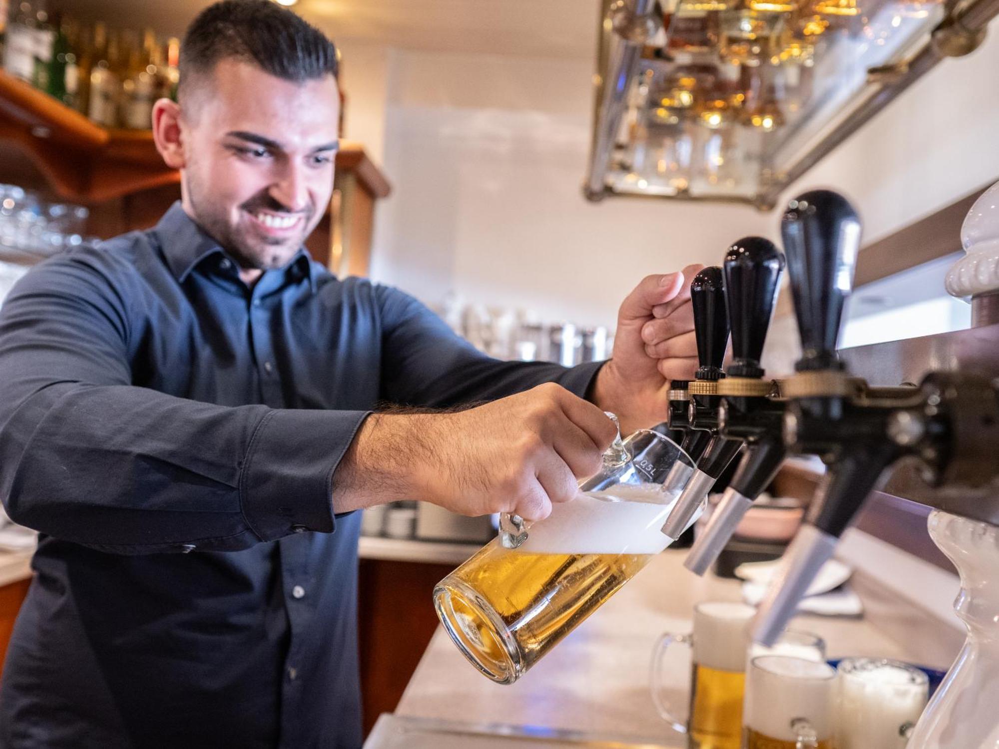 奥斯特库格酒店 胡苏姆 外观 照片